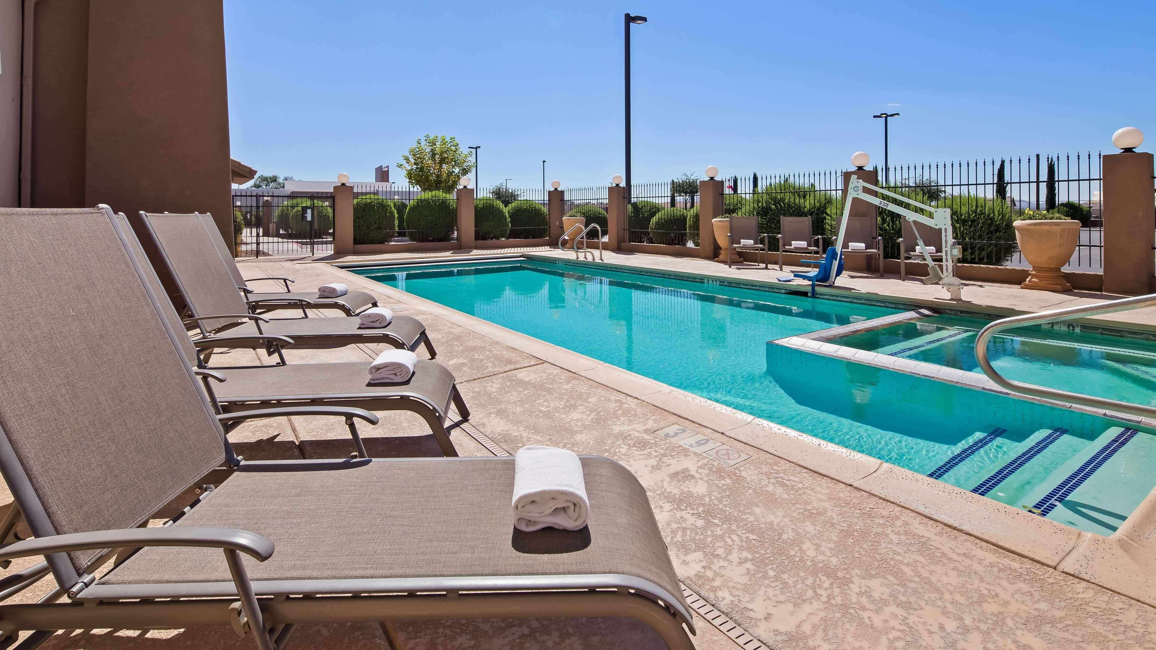 Best Western Douglas Inn & Suites Eksteriør billede