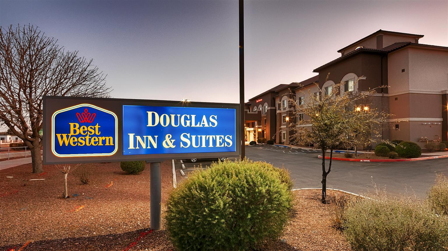Best Western Douglas Inn & Suites Eksteriør billede